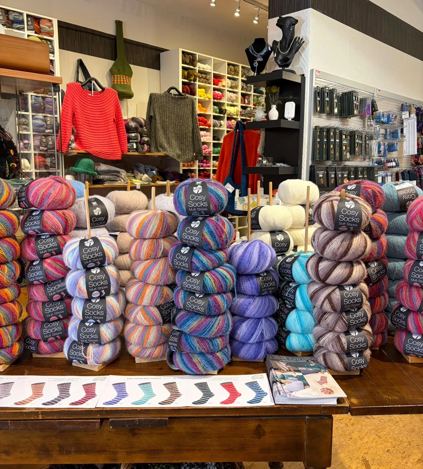 Mode & Handarbeitsdiele - Wolle, Kunsthandwerk, Mode und Accessoires - Wolle